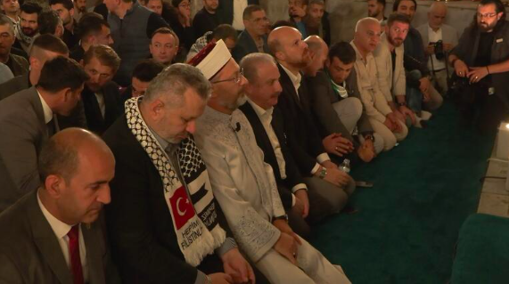 Diyanet İşleri Başkanı Erbaş, Ayasofya Camii’nde Filistinliler için dua etti