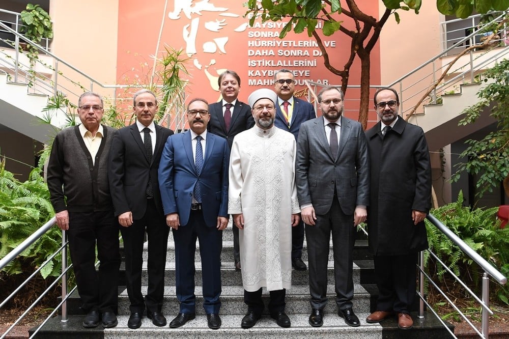 Diyanet İşleri Başkanı Erbaş: “Çağının farkında olmayanlar, küresel müdahalelere ve algı operasyonlarına açık hale gelirler” 