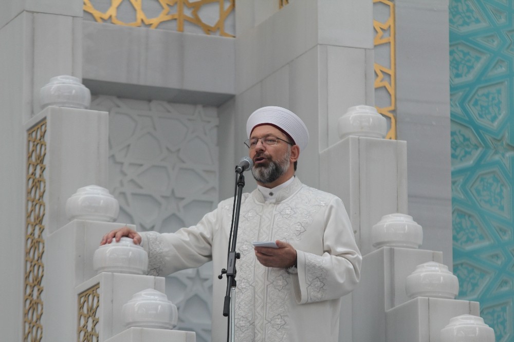 Diyanet İşleri Başkanı Erbaş: “Dinimizde kadının canı, hakları dokunulmazdır ve emanettir” 