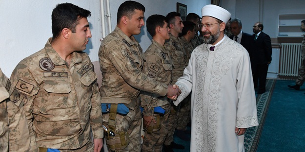 Diyanet İşleri Başkanı Erbaş, Fatihler JÖH Tabur Komutanlığını ziyaret etti