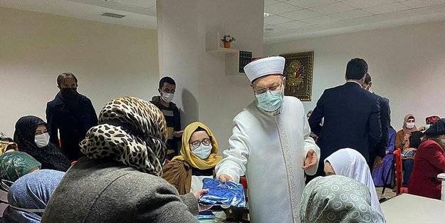 Diyanet İşleri Başkanı Erbaş görme engelli öğrencileri kabul etti