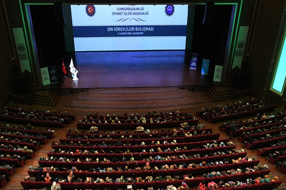 Diyanet İşleri Başkanı Erbaş: “İslam’a ve insanlığa hizmet için çalışmak, onurlu bir görevdir” 