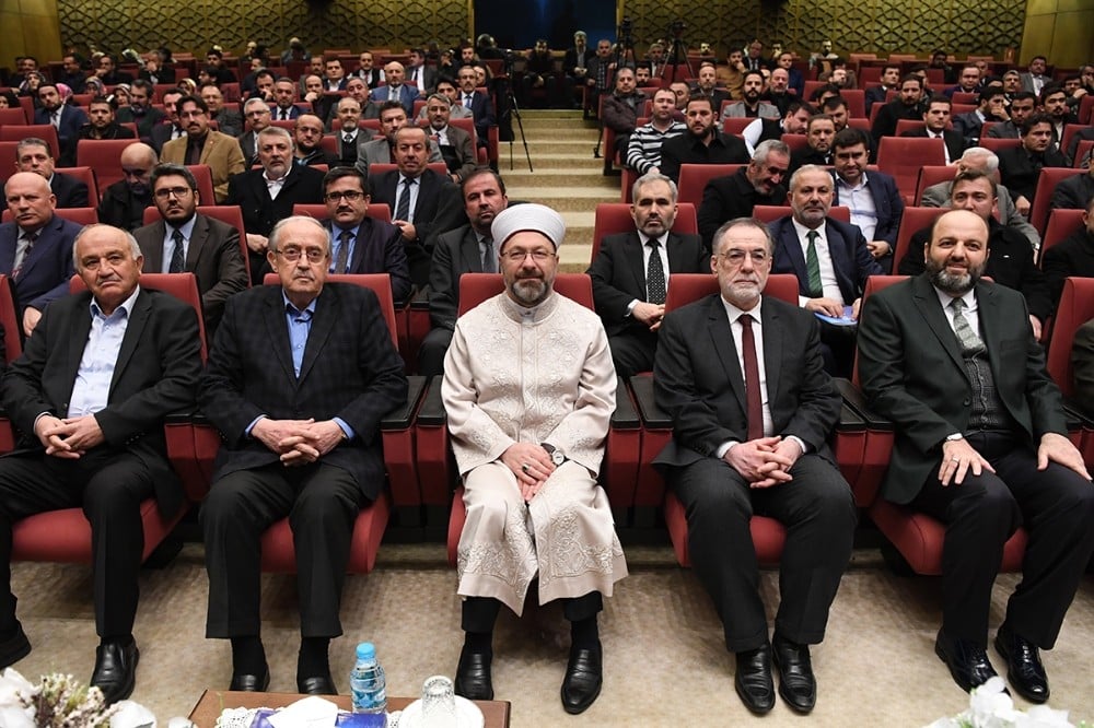 Diyanet İşleri Başkanı Erbaş, “İyiliğe Vakfedilmiş Hayatlar” programına katıldı 