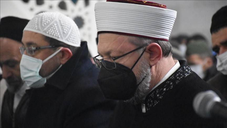 Diyanet İşleri Başkanı Erbaş, Sarıkamış şehitleri için okunan hatimlerin duasını yaptı