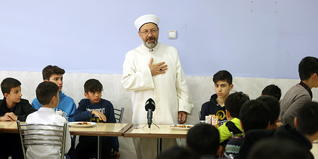 Diyanet İşleri Başkanı Erbaş: Ümmetin en şereflileri olacaksınız!