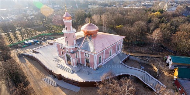Diyanet Minsk'te yaşayan Müslümanlara cami hediye etti