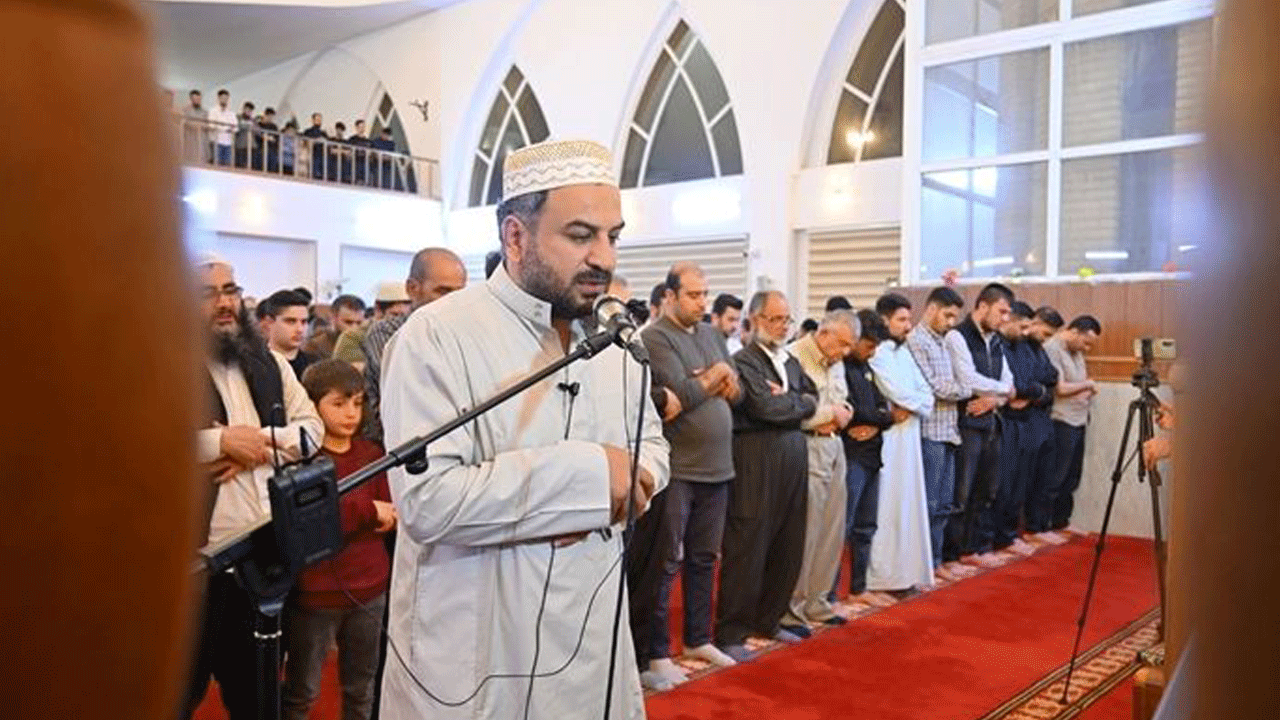 Diyanet: Sesi güzel olmayanlar taziyelerde Kur’an okuyamayacak!