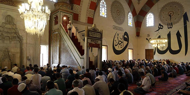 Diyanet'in Cuma namazı çağrısı Cumhuriyet'i rahatsız etti! 'Adım adım şeriat'