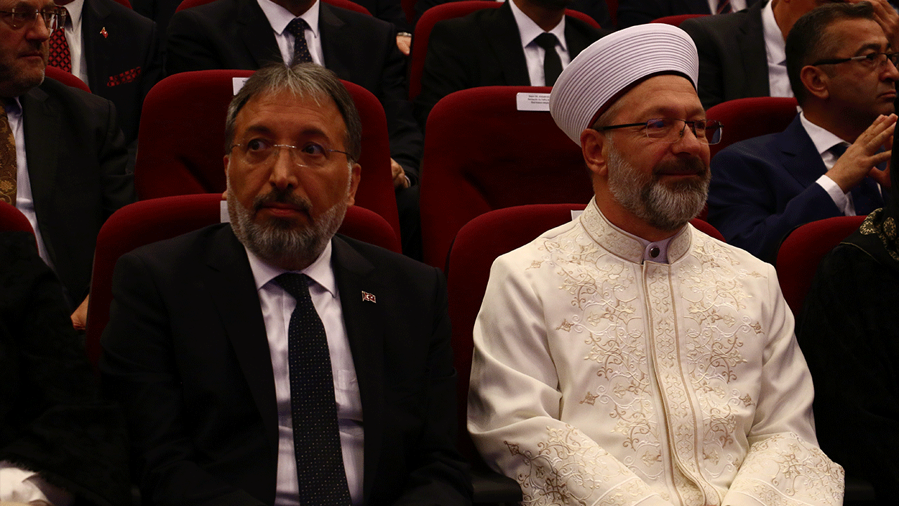 Diyanet’te devir teslim gerçekleşti! Ali Erbaş görevi Safi Arpaguş’a bıraktı