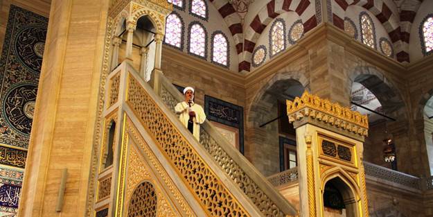 Diyanet'ten Cuma namazı çağrısı! Hutbede Müslümanlara böyle seslendiler..