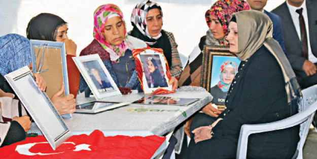 Diyarbakır Anneleri: Biz mi Kürt’üz PKK mı?