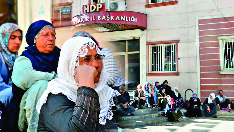 Diyarbakır anneleri PKK’nın 40 yıllık korku duvarını yıktı