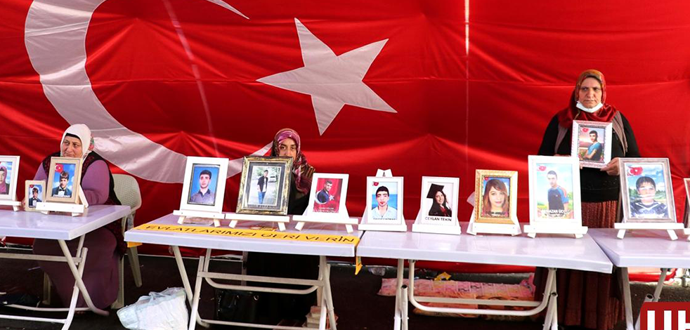 Diyarbakır annelerinden çağrı: Senin peşini hiç bırakmadım. Gel, Türk adaletine teslim ol
