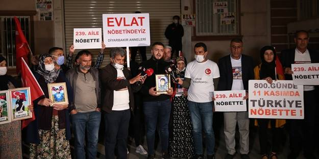 Diyarbakır annelerine bir aile daha katıldı: Kardeşimi HDP'den istiyorum