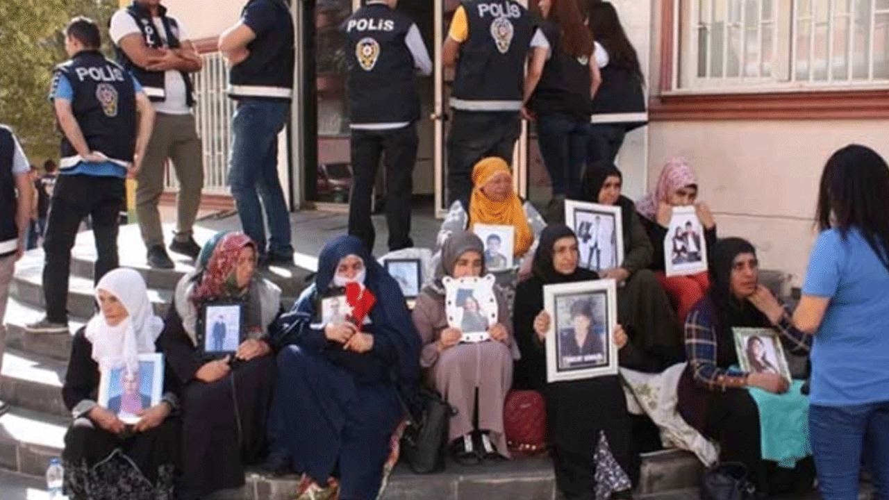 Bir aile daha katıldı