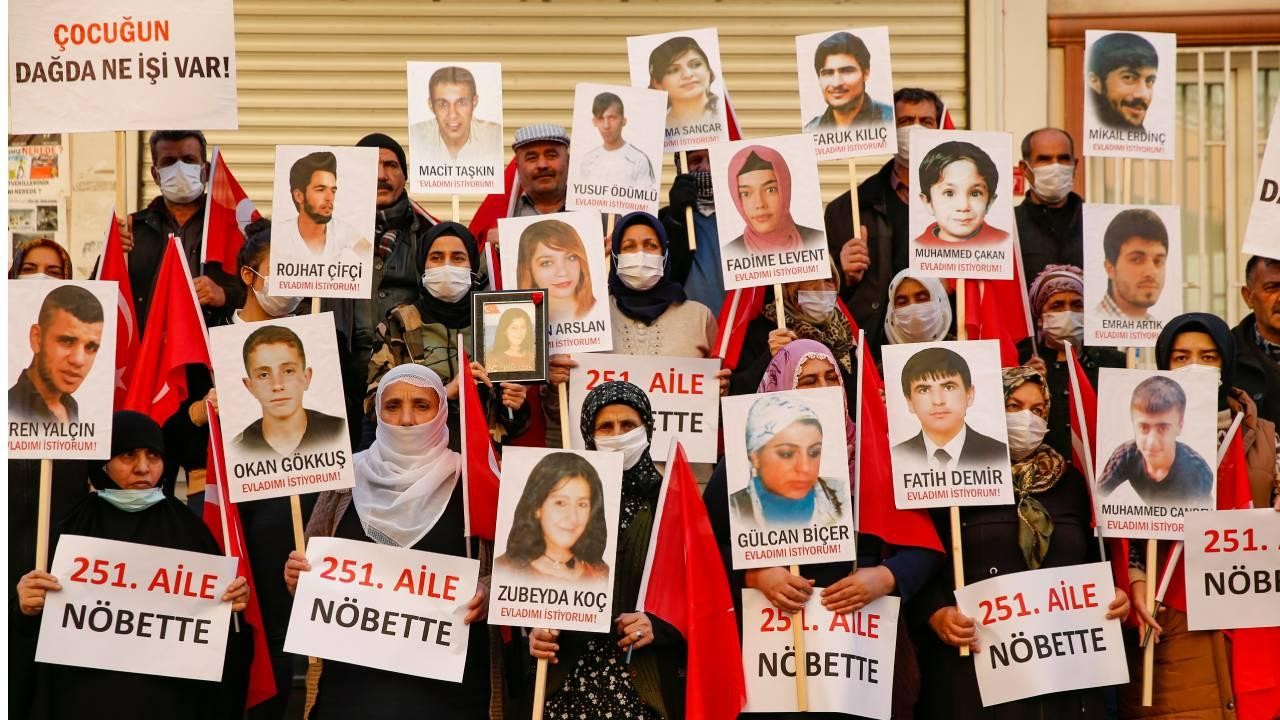 Diyarbakır annelerinin umutlu bekleyişi sürüyor