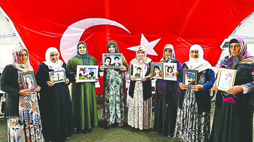 Diyarbakır Annesi Ayşegül Biçer’den Akit’e çarpıcı açıklamalar: Artık analar ağlamasın Türkiye düşmanları gülmesin