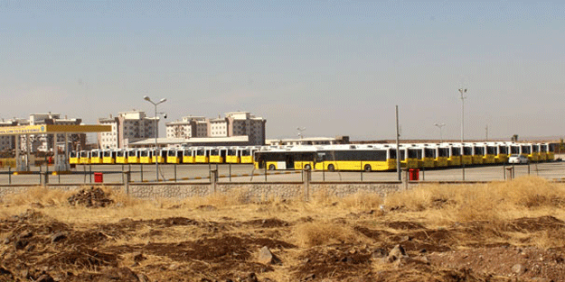 Diyarbakır Belediyesi otobüs hizmetini kesti, Vatandaş mağdur…