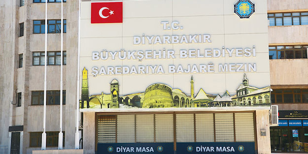 Diyarbakır Belediyesinde büyük temizlik başladı! 27 daire başkanı, 1 Genel Sekreter görevden alındı