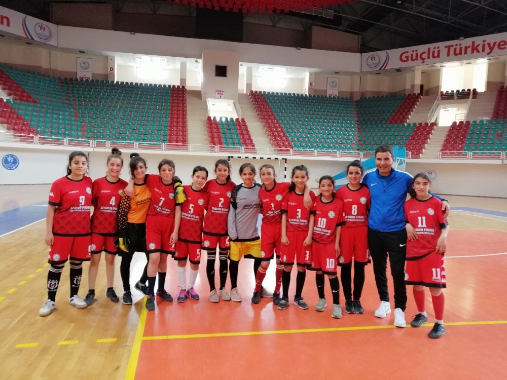 Diyarbakır Elif Livan Ortaokul şampiyon oldu 