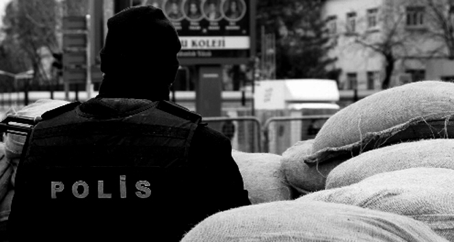 Diyarbakır emniyetine bombalı araç uyarısı
