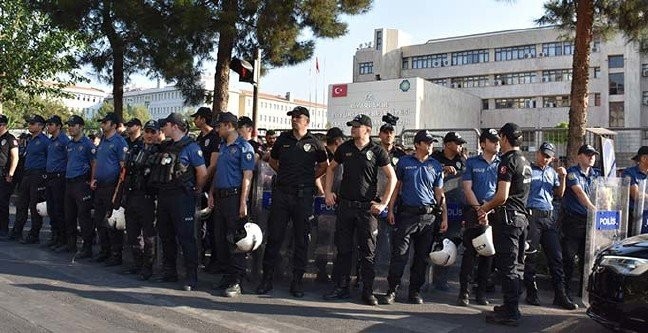Diyarbakır, Mardin ve Van Büyükşehir Belediye Başkanları görevden uzaklaştırıldı