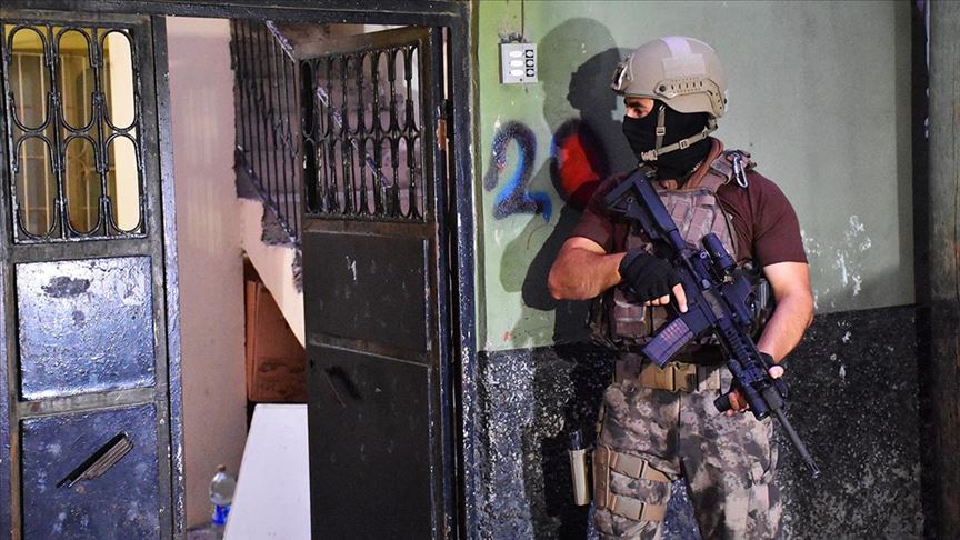 Diyarbakır merkezli 2 ilde terör örgütü PKK operasyonu: 22 gözaltı