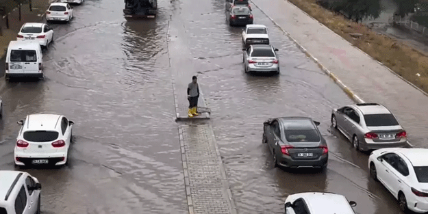 Diyarbakır sağanak vurdu