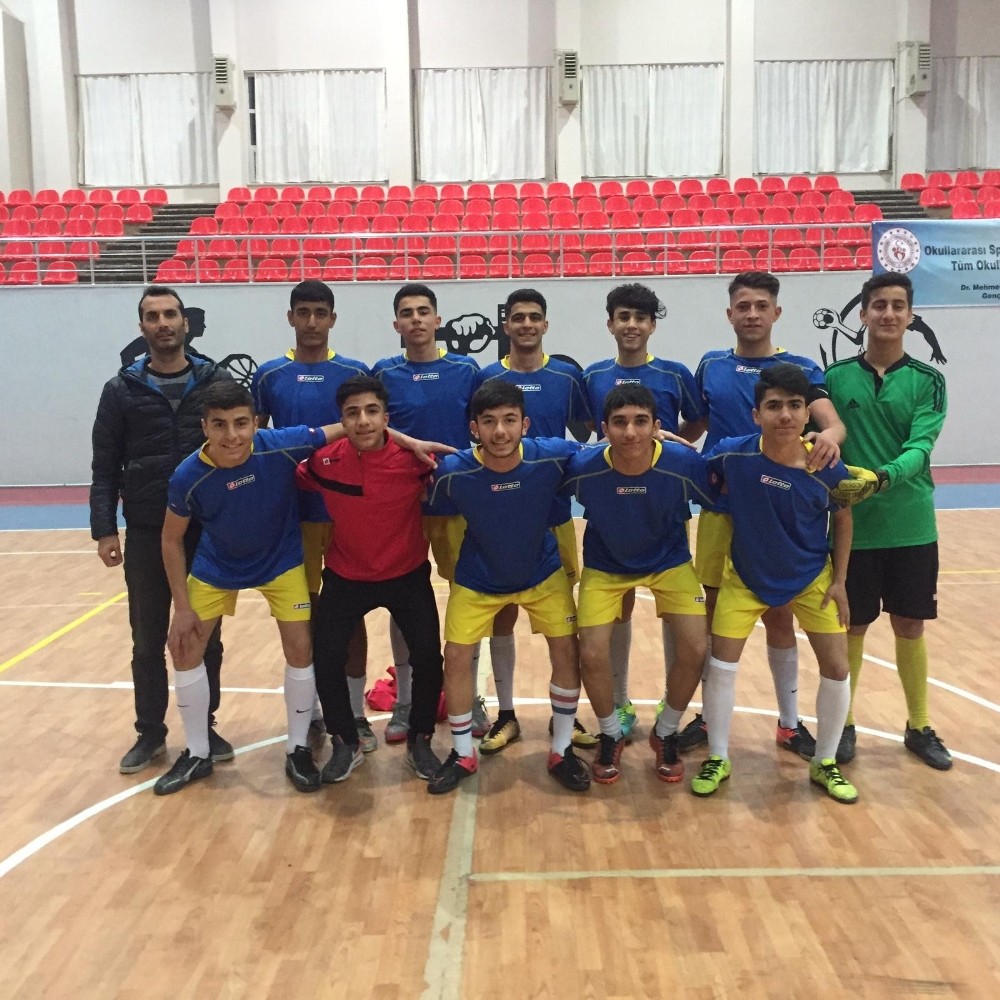 Diyarbakır Spor Lisesi futsalda şampiyon oldu