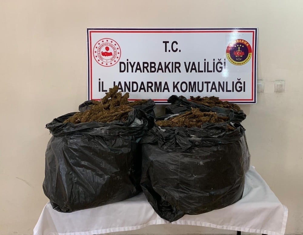 Diyarbakır’da 66 kilo esrar ele geçirildi 