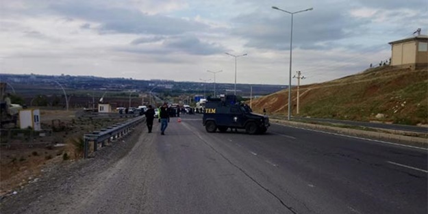 Diyarbakır'da alarm! Şüpheli otomobil fünyeyle patlatıldı