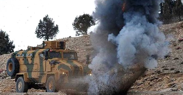 Askeri aracın geçişi sırasında patlama: 2 şehit!