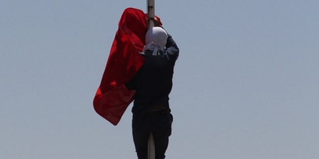 Diyarbakır'da bayrak indiren kişi yakalandı