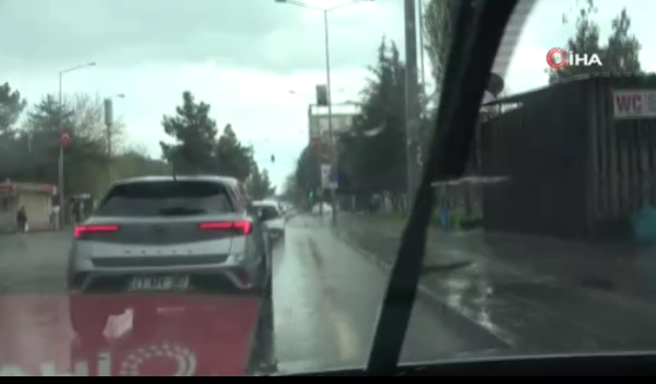 Diyarbakır'da bayram yağmuru! Sağanak hayatı felç etti