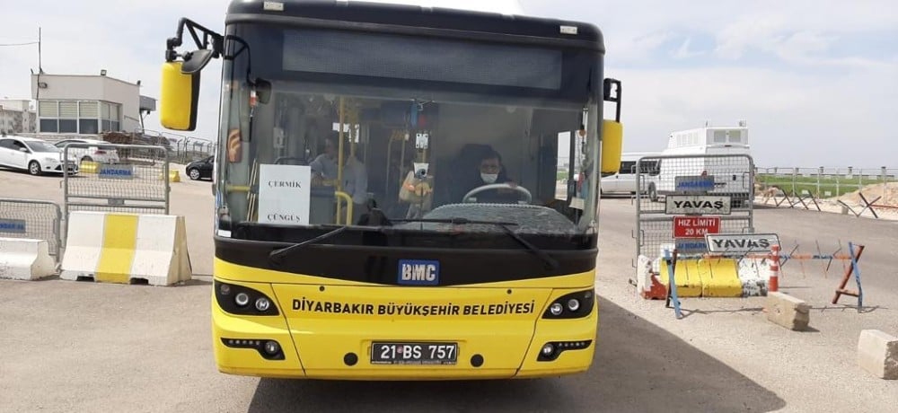 Diyarbakır’da bin 300 tutuklu ve hükümlü tahliye edildi 