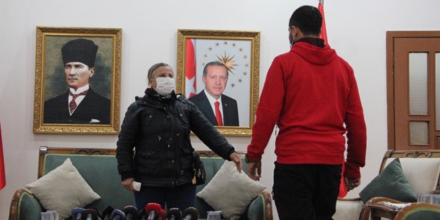 Diyarbakır'da bir anne daha evladına kavuştu