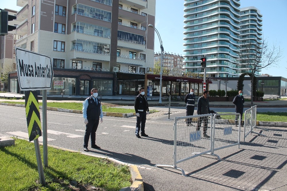 Diyarbakır’da bir caddede araç giriş çıkışları kısıtlandı 