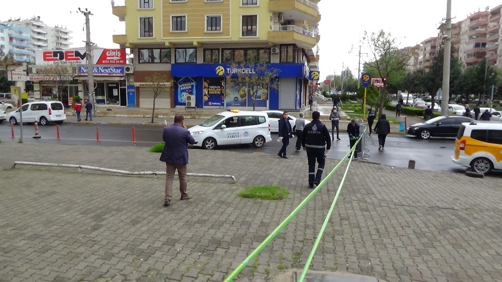 Diyarbakır’da bir caddede araç giriş çıkışları kısıtlandı - Yeni Akit