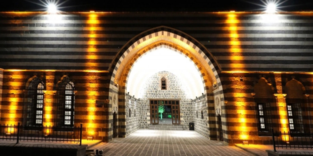 Diyarbakır'da bir iddialı çıkış, açılıyor: Ünlü Türk devi Sezai Karakoç'un adı verilecek! Müthiş haberi ortaya çıktı