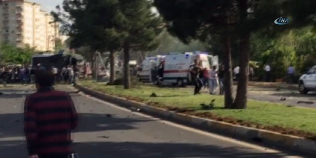 Diyarbakır kent merkezinde büyük patlama! Yaralılar var