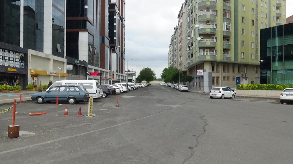 Diyarbakır’da cadde ve sokaklar kısıtlama sonrası sessizliğe büründü 