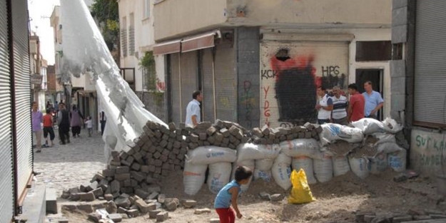 Diyarbakır'da çarşaflı hainlik! - FOTO