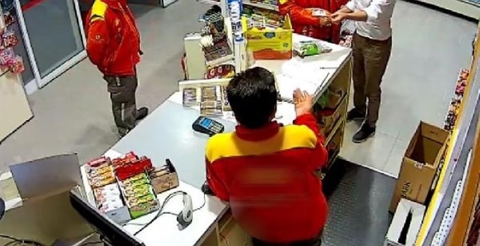 Diyarbakır'da cips fiyatı nedeniyle tartıştığı market görevlisine saldırdı