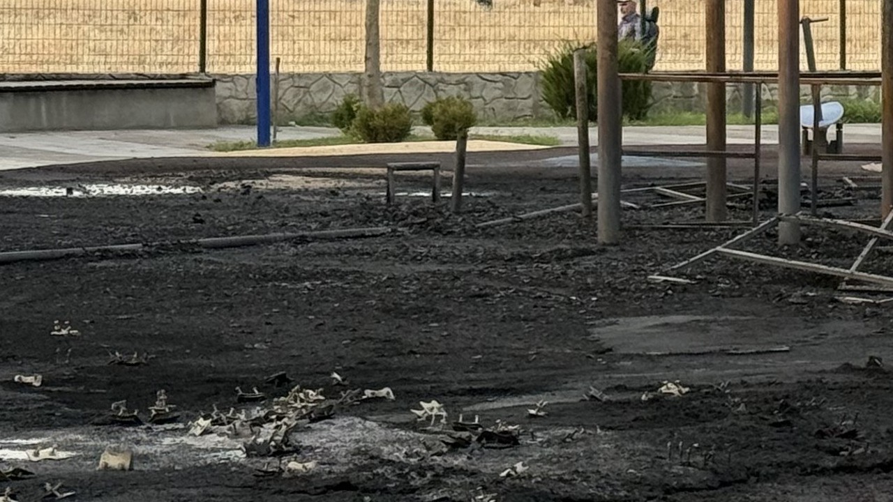 Diyarbakır’da çocuk parkı yangında kullanılamaz hale geldi