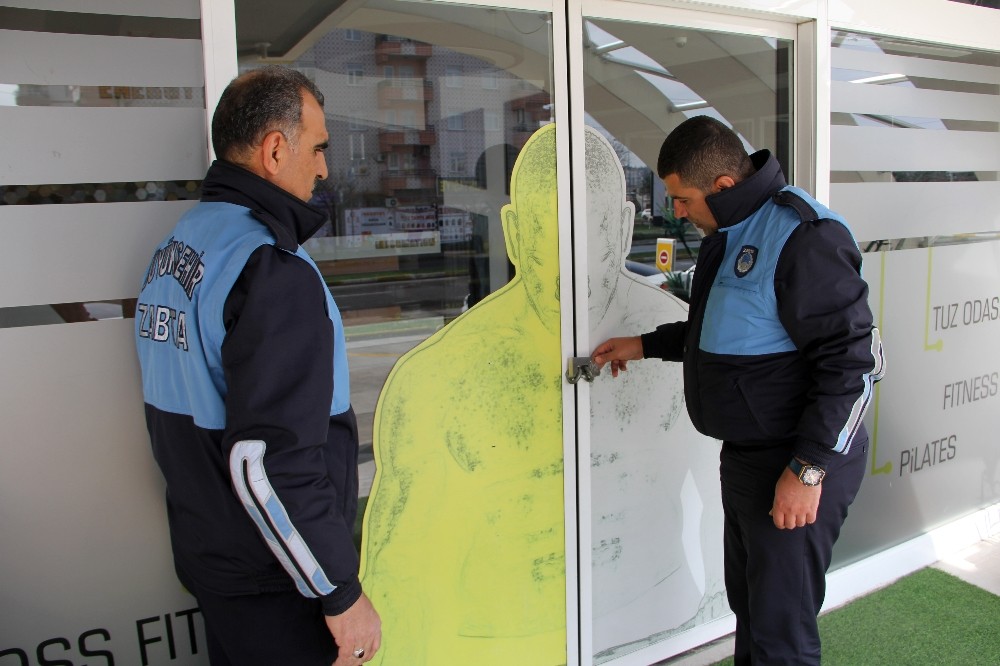 Diyarbakır’da esnaf kurallara uydu, kepenkler kapatıldı 