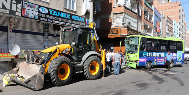 Diyarbakır'da feci kaza! 5 yaralı