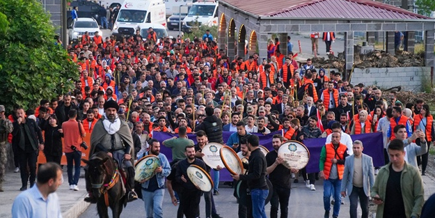 Diyarbakır'da 'Fetih Yürüyüşü' gerçekleştirildi