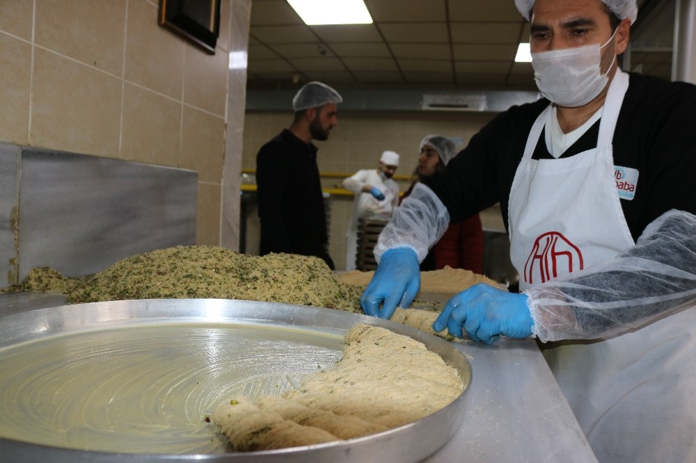 Diyarbakır’da günlük 6 ton kadayıf tüketiliyor 