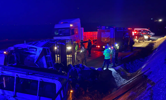 Diyarbakır’da hatalı sollama faciası! 2 kişi öldü, 1 kişi yaralandı