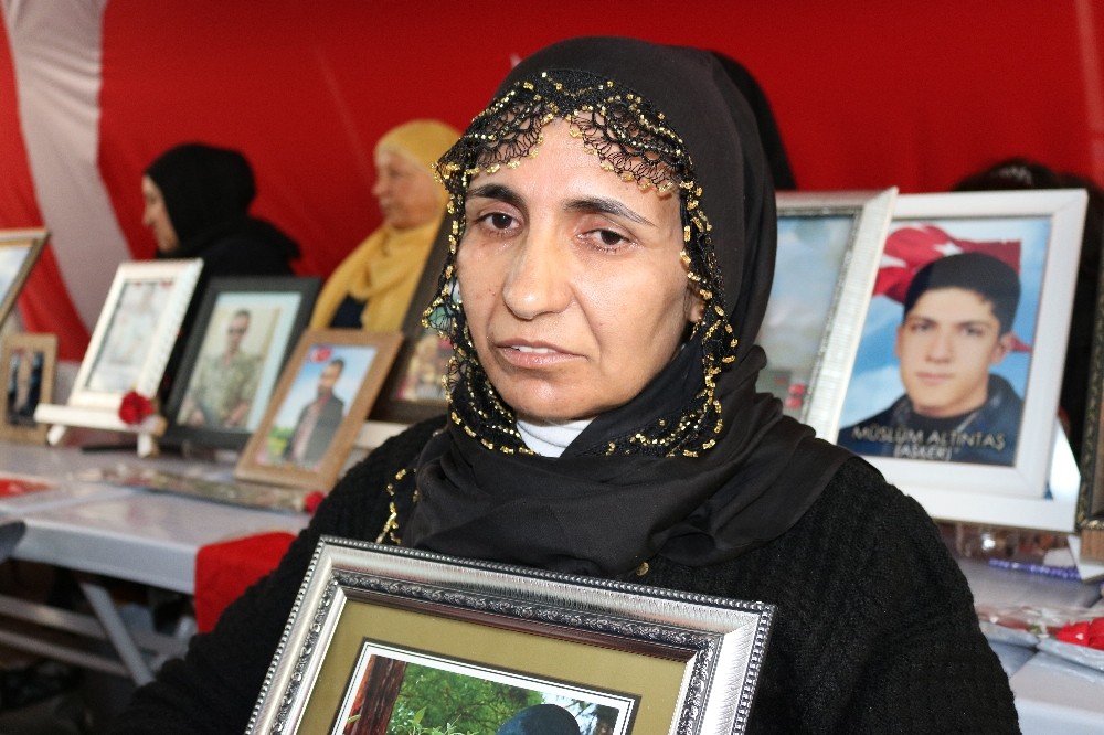 Diyarbakır’da HDP önünde evlat nöbetine 4 aile daha katıldı 